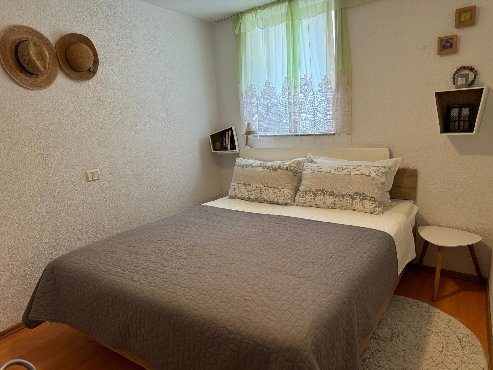 Cozy Holiday Apartment Изола Екстериор снимка